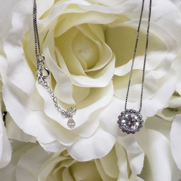 1 Carat Moissanite Flower Necklace with 925 Sterling Silver Chain - Picture 6 of 8